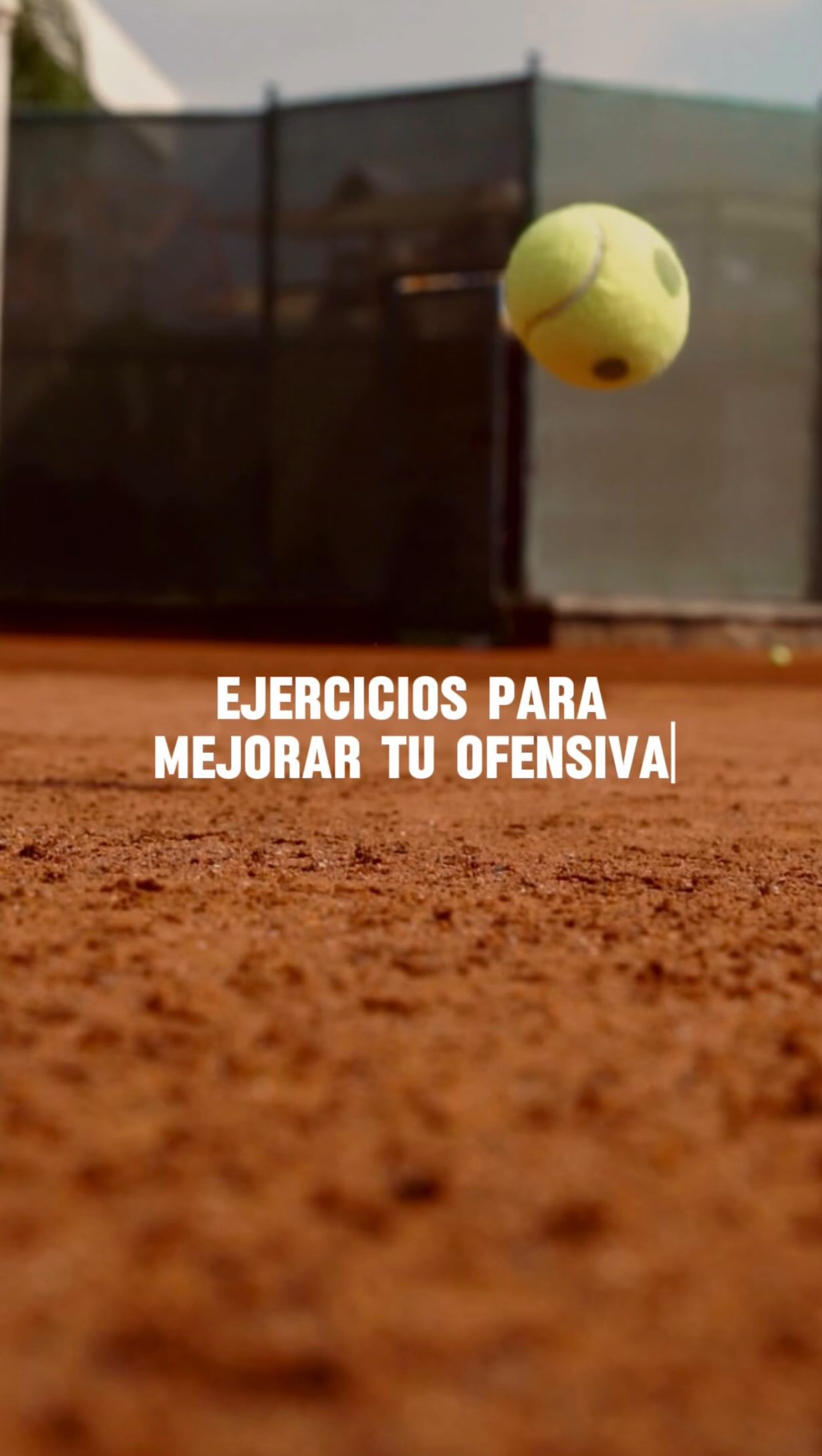 El golpe invertido de derecha es un recurso clave para tomar el control del punto y cerrar jugadas con precisión en la bola de aproximación.
💥 Este movimiento es especialmente útil en:
✔️ Pelotas cortas del rival donde puedes tomar la iniciativa
✔️ Cambios de ritmo para desestabilizar la defensa contraria
✔️ Cuando buscamos desarmar al jugador
✔️ Transiciones de defensa a ataque con confianza y agresividad
🔁 La clave está en practicarlo hasta dominar la precisión, el ritmo y la dirección. En nuestra academia de tenis te ayudamos a desarrollar estas habilidades con entrenamientos con enfoque táctico.
#Tenis #BugambiliasClub #EntrenamientoTenis #TenisFemenino #AcademiaDeTenis #OfensivaEnTenis #TenisMéxico #TenisCompetitivo